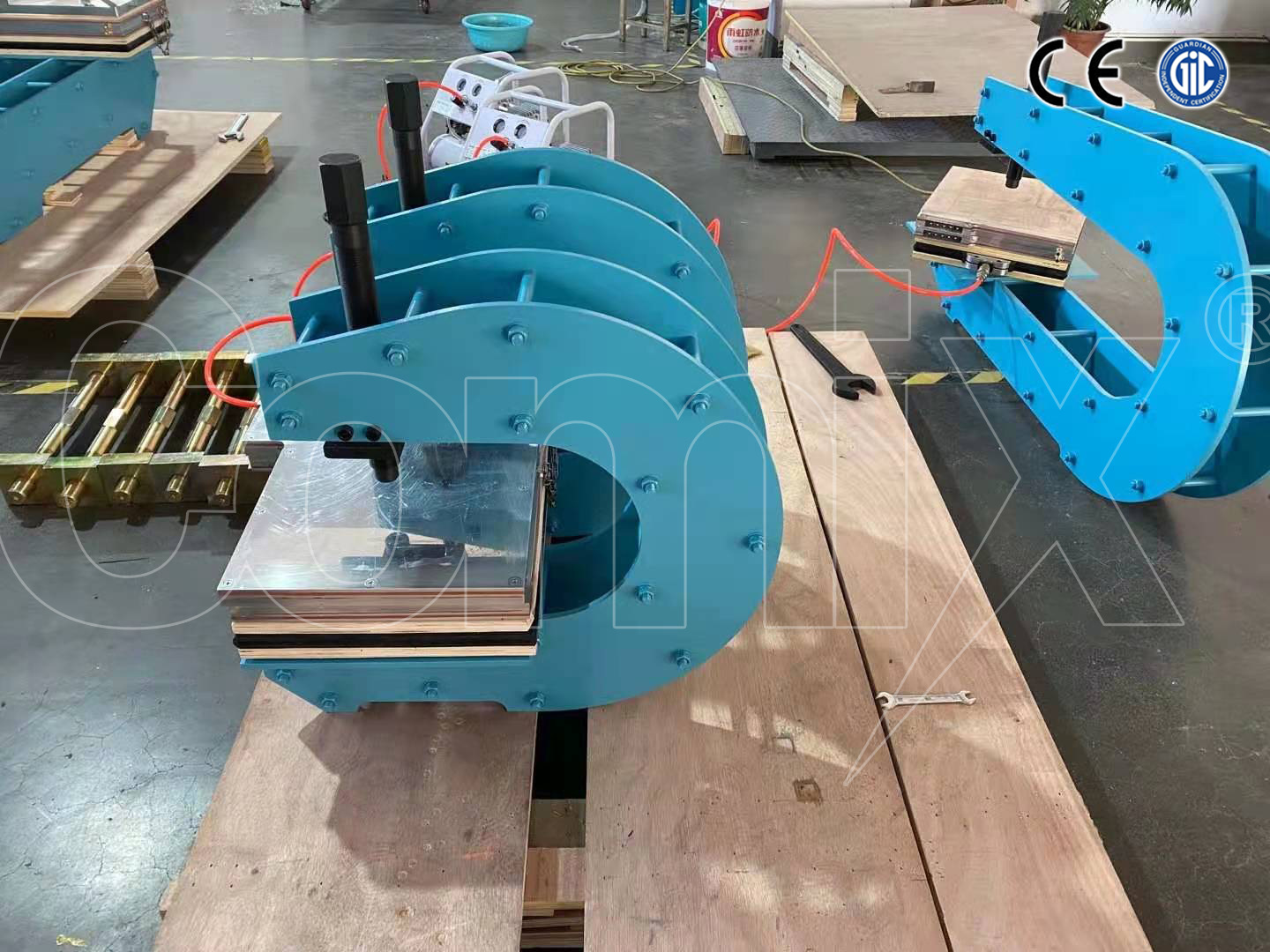 ALEX系列输送胶带热硫化边修补器