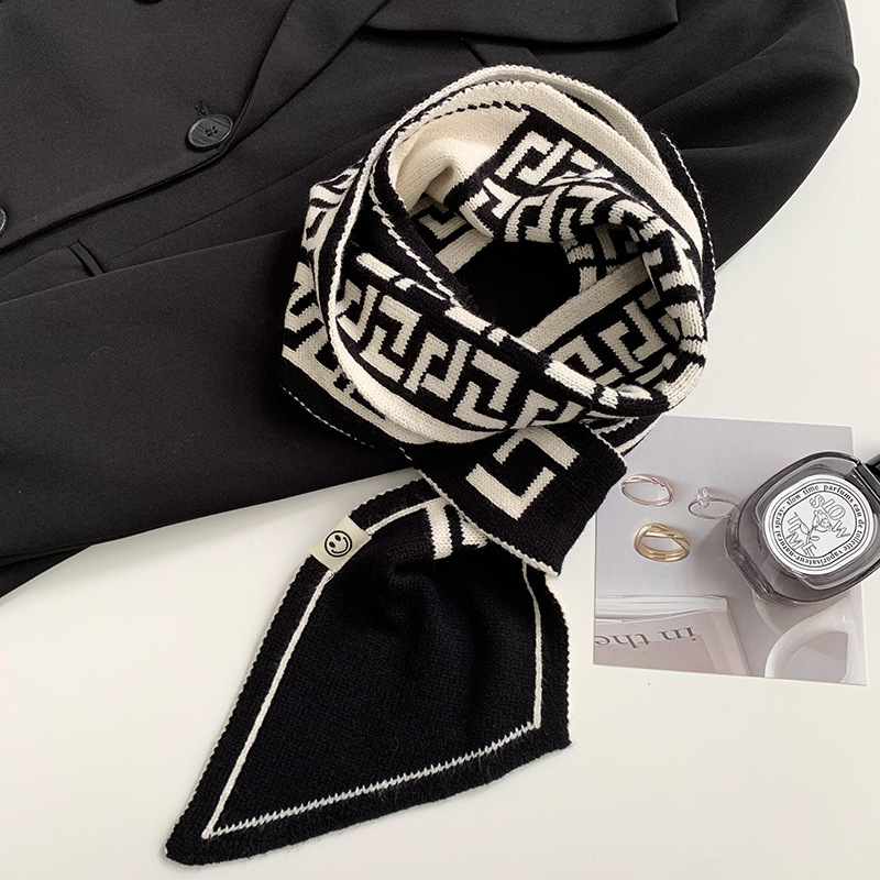 Pequeñas bufandas de orejas bufandas de mujeres otoño y invierno estilo coreano borde biselado dos lados de lana de punto pequeña bufandas de calor cuello