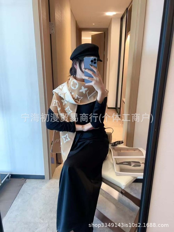 韩国东大门围巾空调披肩两用女秋冬季厚保暖双面披风百搭软糯围脖|undefined