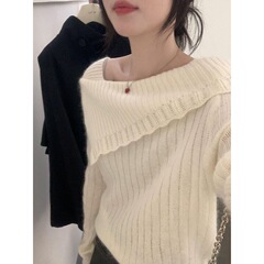 设计感斜肩花朵灰色毛衣针织衫女秋季韩系氛围感穿搭露肩长袖上衣