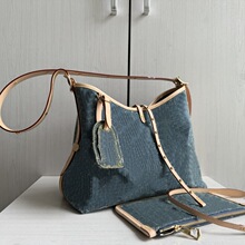 �¿� ţ�в�ƴţƤ�μ�� ��ĸ�� Ůʿ���� С̖б��Ů��