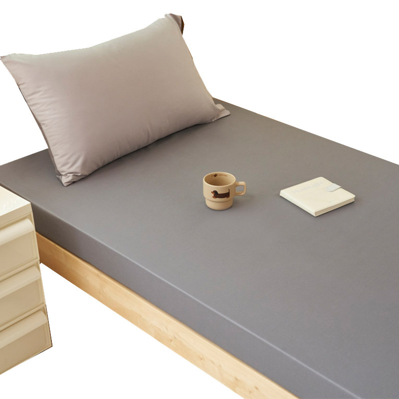 Colcha de cama especial para dormitorio de estudiantes Cubierta protectora de colchón todo incluido Juego de cama de algodón puro Juego de tres piezas 2025 nuevo verano