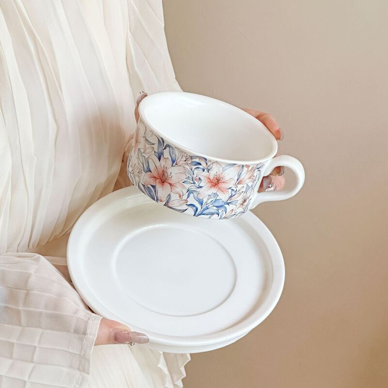 レトロユリコーヒーカップとソーサーセラミックマグデザインホームギフトカップ絶妙なコーヒーカップギフト|undefined