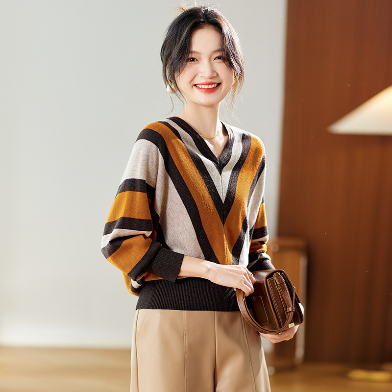 高级感蝙蝠袖毛衣针织衫女春秋2025新款条纹遮肚子洋气减龄上衣潮|undefined