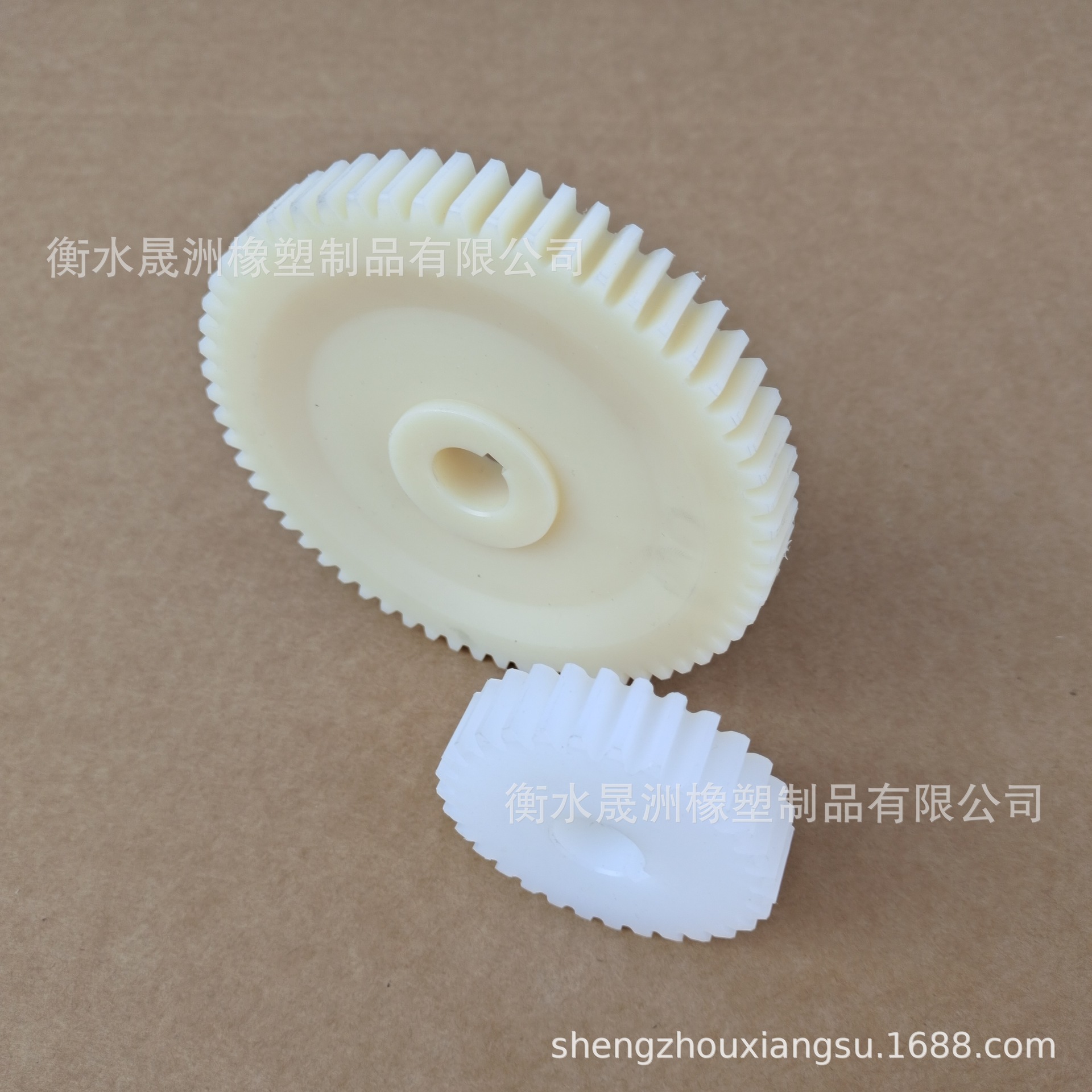 尼龙齿轮含油耐磨MC尼龙齿轮 POM甲醛模数齿轮 伞齿 斜齿异形齿轮