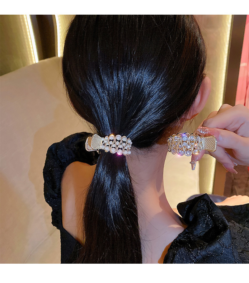 Fashion Solid Color Alloy Plating Hollow Out Inlay Rhinestones Pearl Hair Clip 1 Piecepicture4