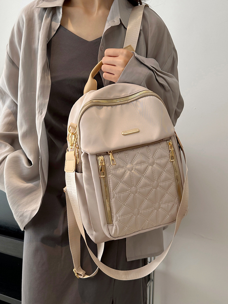 2025 New Waterproof Large-Capacity Fashionable Versatile Backpack Casual Lightweight Trendy Female College Student Commuter School Bag