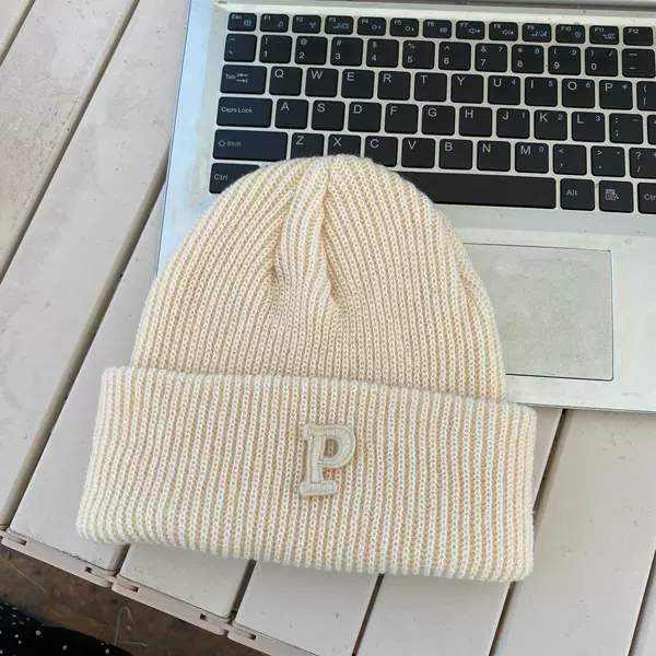 Cold hat P mark~~beige