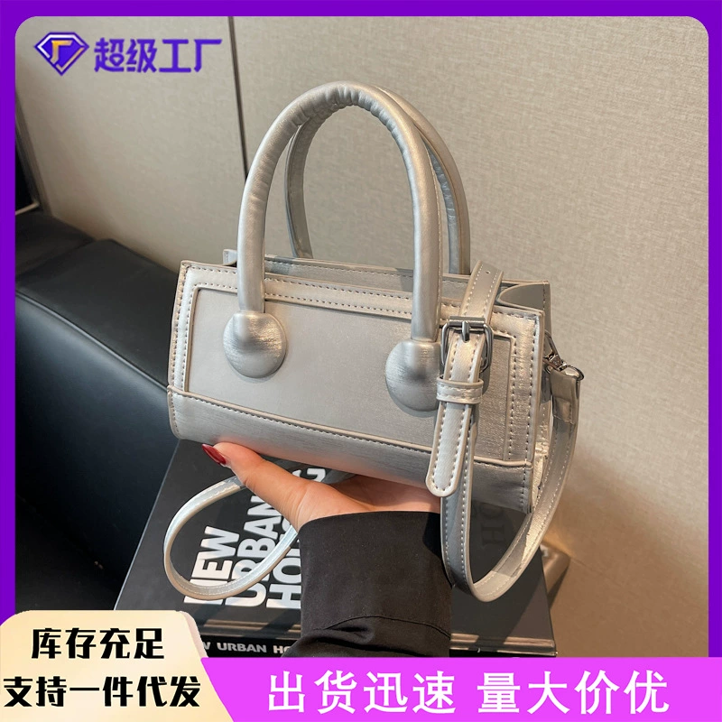 Повседневный нишевой дизайн ретро сумка женская 2025 новая весна на плечо сумка на плечо модная сумка маленькая квадратная сумка