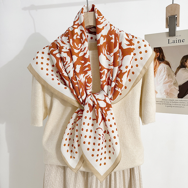 Nicho de moda INS flor impresión bufandas profesionales diseñadores de moda elegante temperamento ondulado toalla cuadrada de chevron