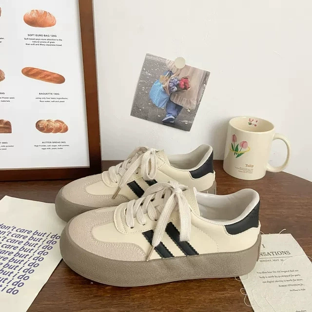 Немецкая обувь толстая подошва высокая, низкая верхняя обувь женская волна 2024 новая дикая спортивная повседневная маленькая белая обувь женская обувь