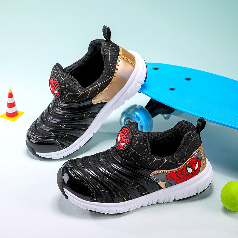 Zapatos infantiles de oruga primavera y verano nuevos zapatos transfronterizos transfronterizos de malla transpirables suaves zapatos deportivos para niños pequeños y medianos zapatos de bebé