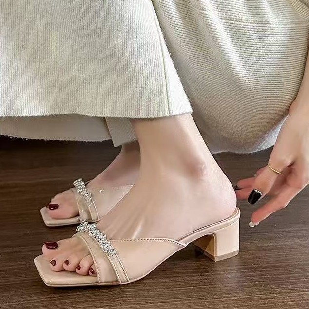2026 verano francés desnudo sexy diamante zapatillas de punta cuadrada zapatillas de talón grueso