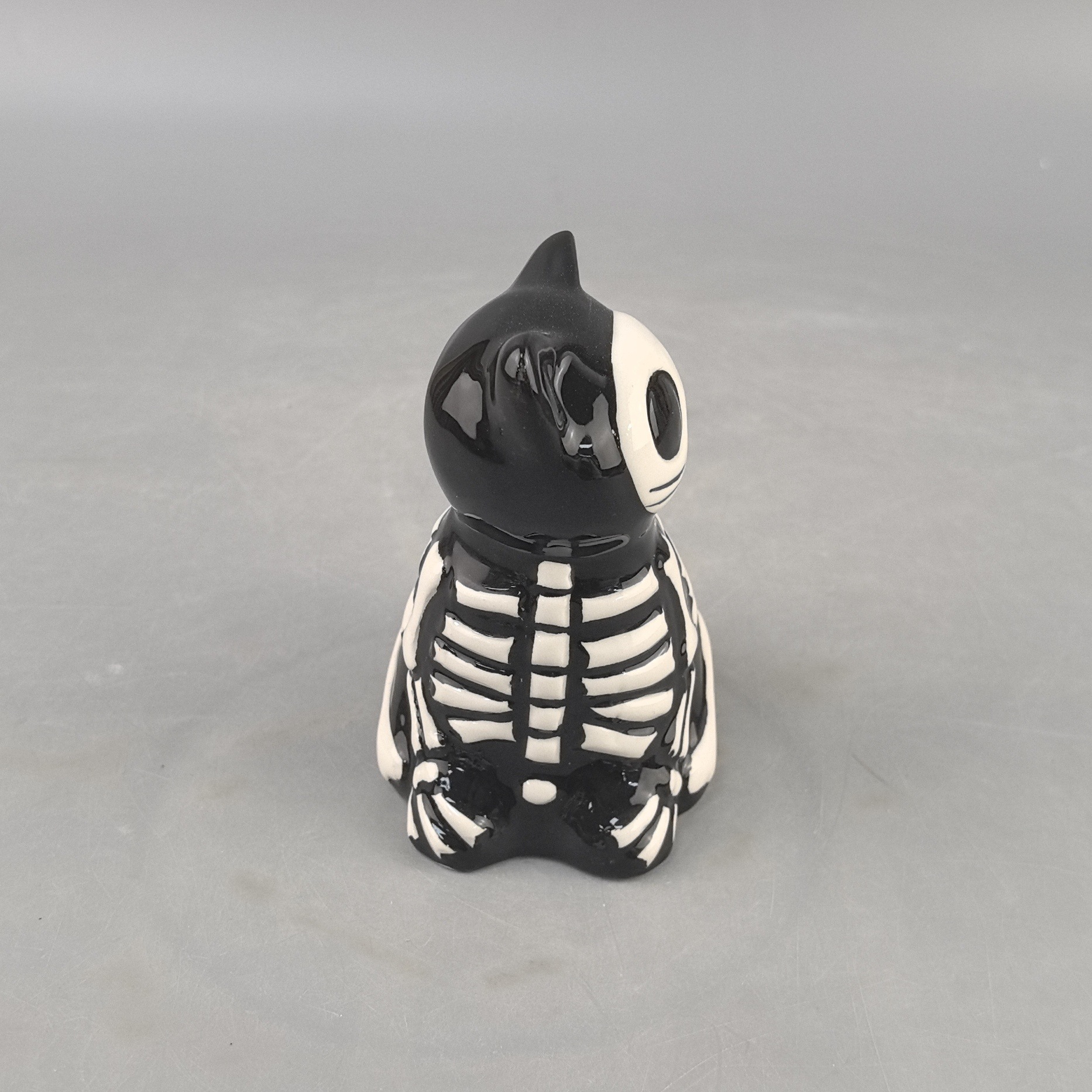Nuevo Halloween fantasma gato cachorro pequeño adorno de cerámica mini resurrección festival fantasma decoración del hogar