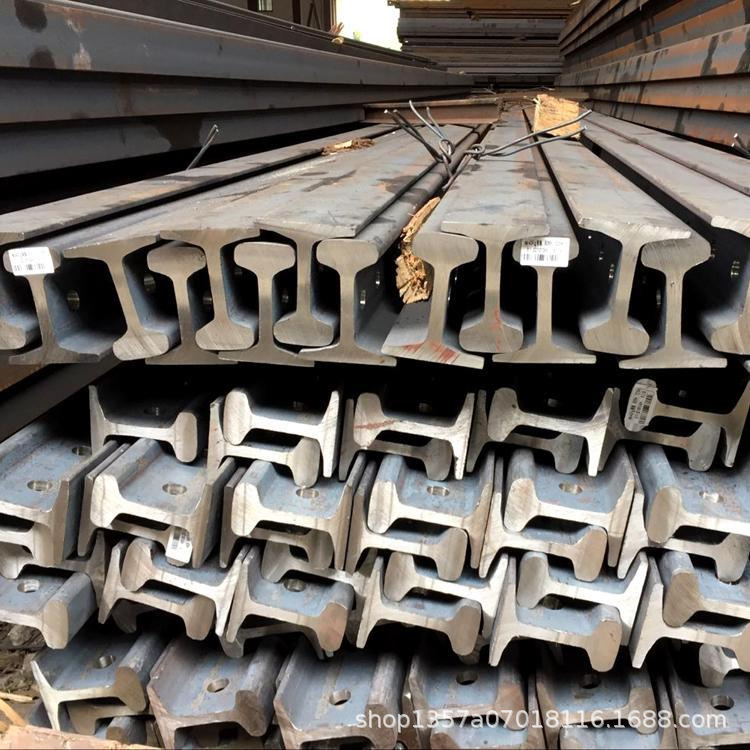 重庆钢轨批发 巴中24公斤轻轨 成都轨道钢配件 鲁盛坤现货充足