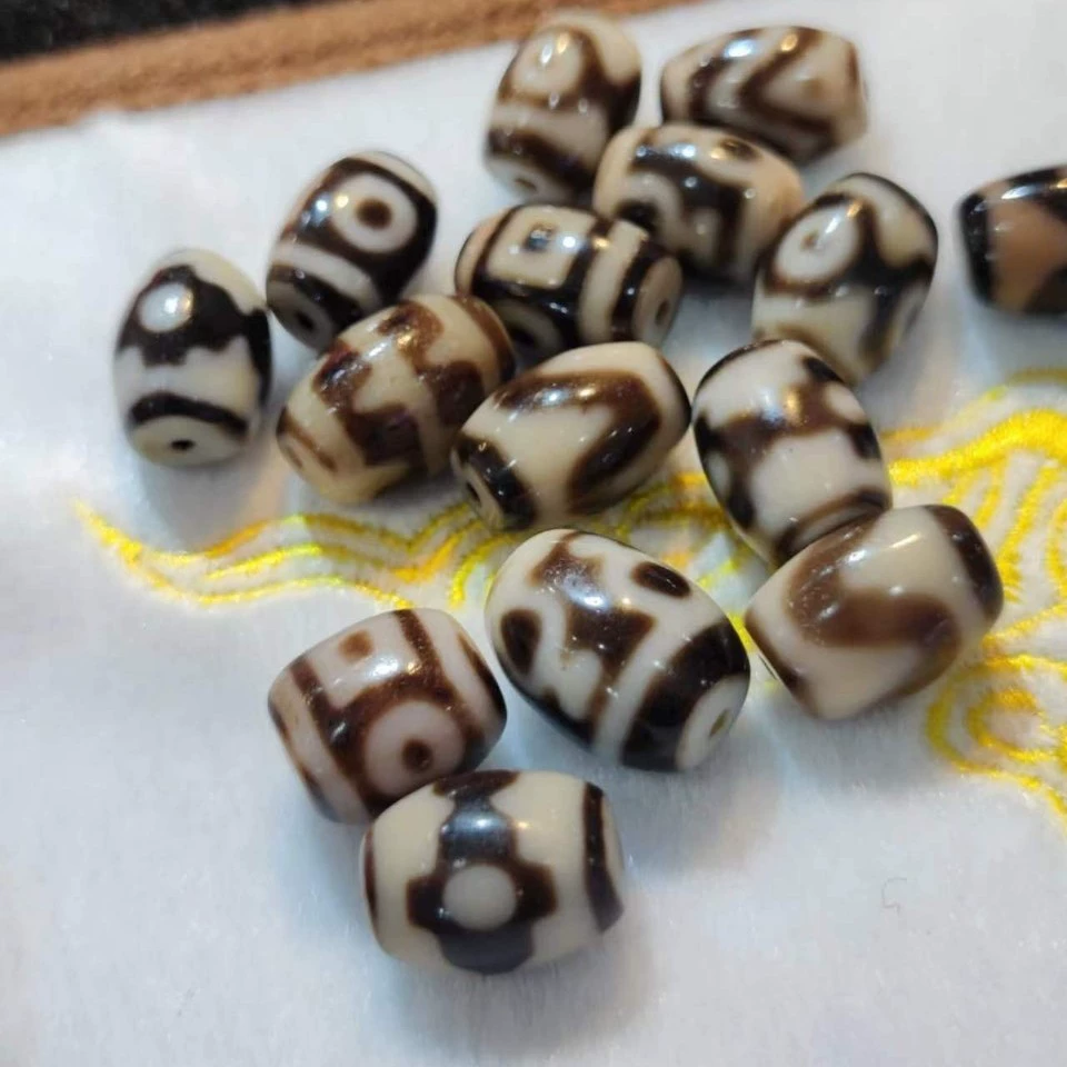 Mandala three-eyed tiger teeth pattern Tiandi tiger teeth pattern Treasure bottle agate dzi beads small size old Feng handmade beads