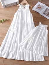 扎染白裙子法式茶歇亲子装母女夏季挂脖沙滩裙海边度假白色连衣裙