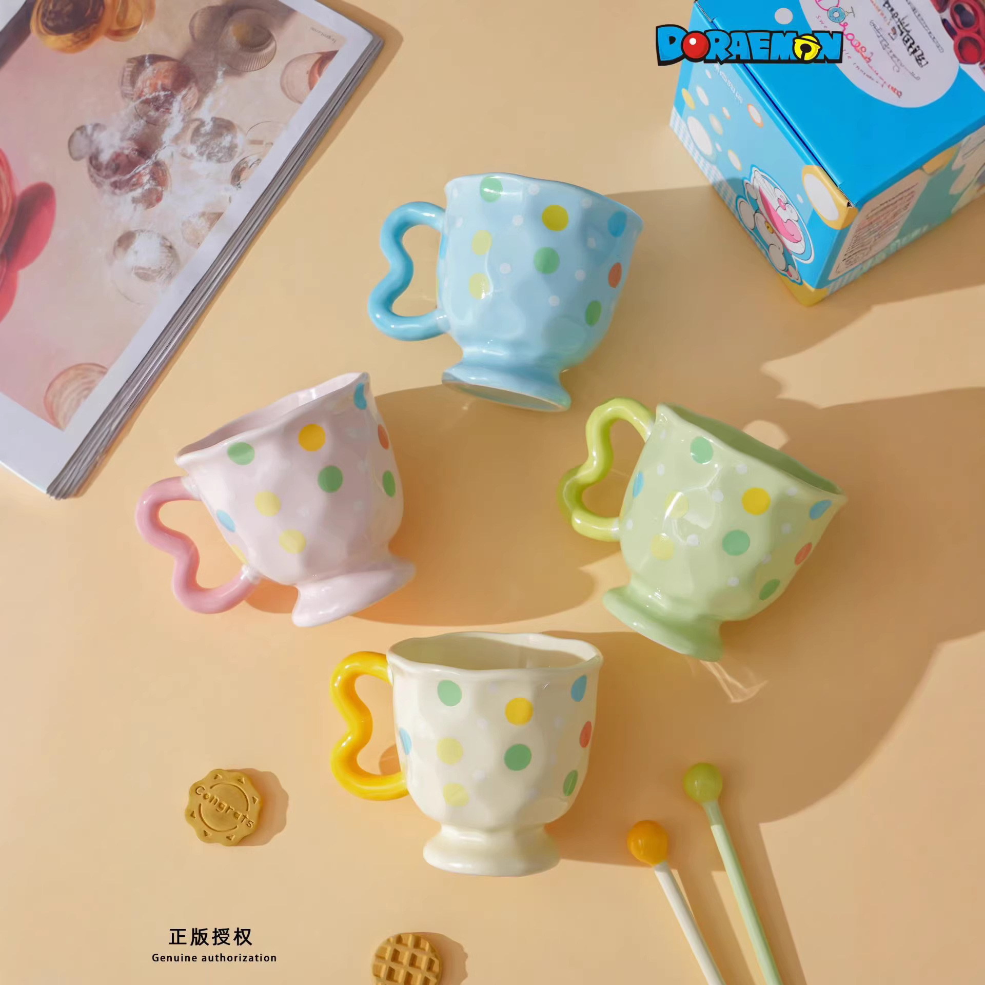 Creativo encantador relieve Doraemon taza de cerámica de alto valor de mano regalo taza de agua taza de pie alto con cubierta cuchara