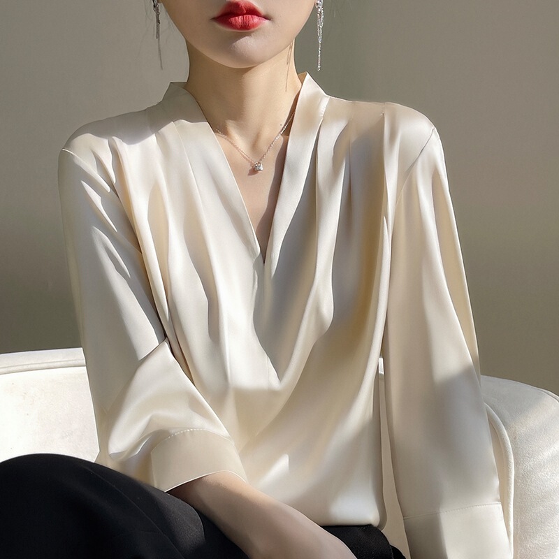Satin 2023 Summer Women's New Satin Shirt V-Neck Simple Nine-Quarter Sleeve Elegant Versatile French Top Satin 2023 Summer Women's New Satin Shirt V-Neck Simple Nine-Quarter Sleeve Elegant Versatile French Top