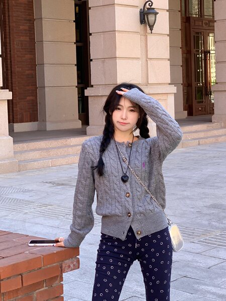 Woolen cashmere cardigan