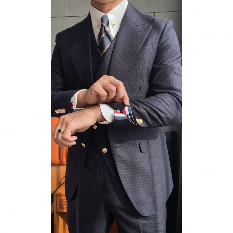 新款男士意式金属扣单排戗驳领藏青色布雷泽单排三件套西服套装|undefined