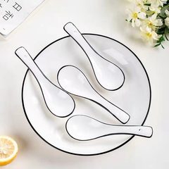 景徳鎮の陶磁器のスプーンの卸売りのスプーンのスープの家庭用の小さいスプーンの10個のセットのネットの赤い食器の釉薬の下で彩ります。