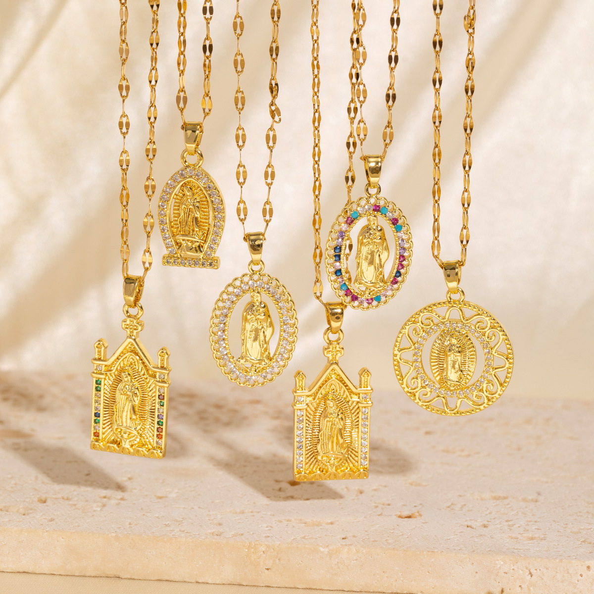 8g Weight Copper Pendant Material Zircon Inlay Material Copper Plating Virgin Mary Zircon Pendant Necklace