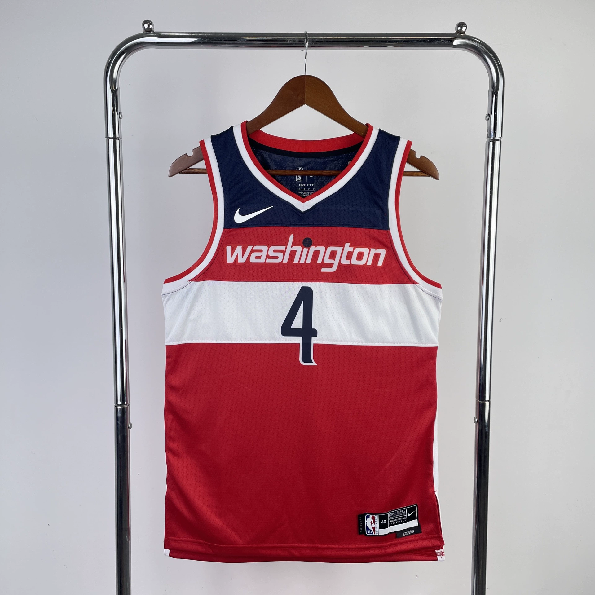 Двадцать четвертый сезон Wizards City Edition № 33 Кармa Kuzma № 13 Poole № 8 Avdija 4 Джерси Вестброк