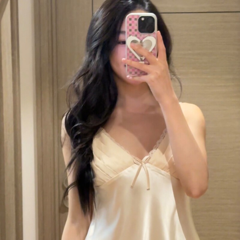 Champagne Suspender Pajamas Set for Women at Home, Light Luxury, Simple and Casual Two-Piece Set Champagne Suspender Pajamas Set for Women at Home, Light Luxury, Simple and Casual Two-Piece Set
