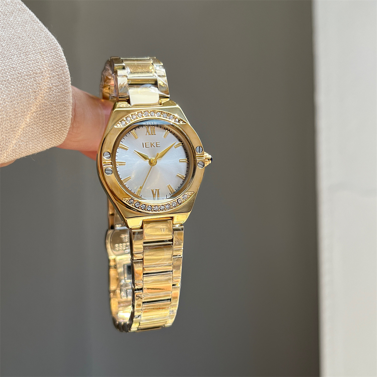 IEKE 2025 新しいラインストーンディスクスチールバンド腕時計、ファッショナブルなスチールバンドクォーツ時計、カジュアルレディース腕時計