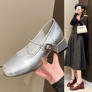 ��ʽ�yɫСƤЬŮ2026���¿�ָ��ٴ�����L��ȹ�ӷ��^�������Ь