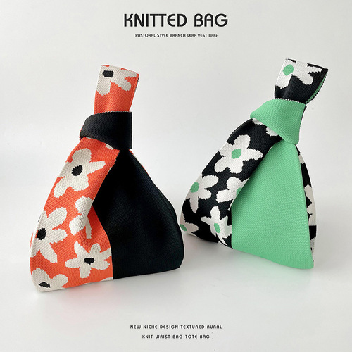 Niche design color-blocked small flower knitted shoulder handbag, versatile large-capacity tote bag