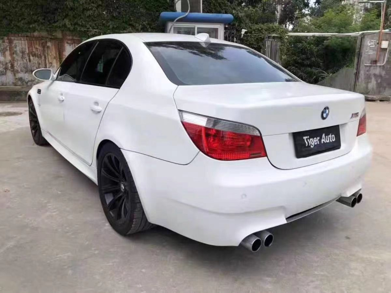 Suitable for 04-10 Bmw 5 Series Modified M5 Large Surround 1m Front and Rear Bumpers, Side Skirts, Center Grille, Rear Wing E60 Kit