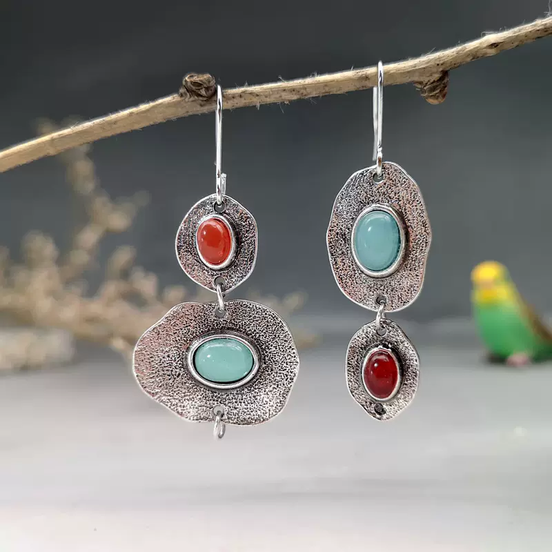 荣钰 Mint coral creative asymmetrical retro earrings, boho style
