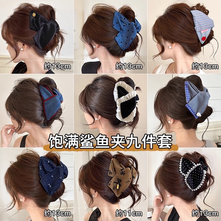 French-Style Light Luxury Pearl-Edged Triangle Hair Clip for Women, 2026 New Model, High-End Feel, Half-Tied Hair Shark Clip