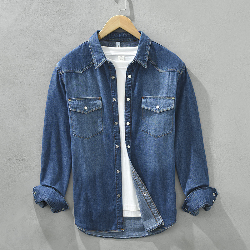 8807日系のレトロなデニムのシャツの長袖のファッションはグラデーションのカジュアルな紳士服のシャツのコートに合わせて代行します。|undefined