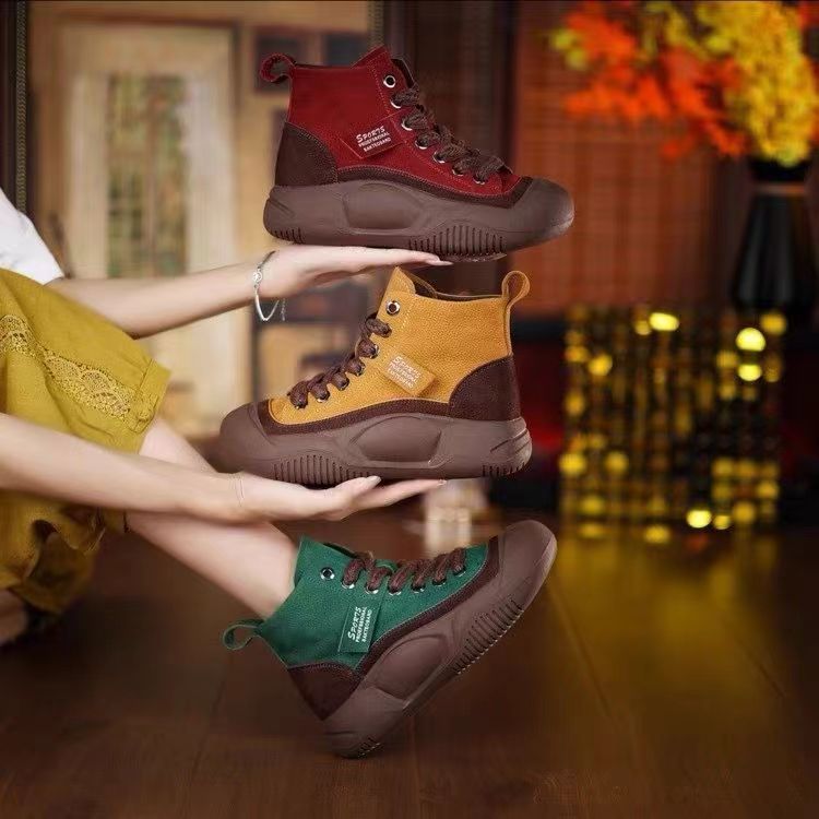 Zapatos de mujer retro de alto nivel, botas cortas para mujeres, otoño y invierno, 2024 nuevo estilo de botas de mujer con suela suave, moda de botas Martin.