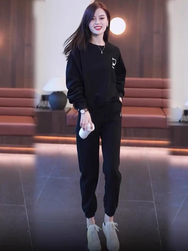 "Conjunto deportivo informal para mujer: sudadera con capucha y pantalones deportivos de estilo coreano (caqui/burdeos/negro)"_voghion.com