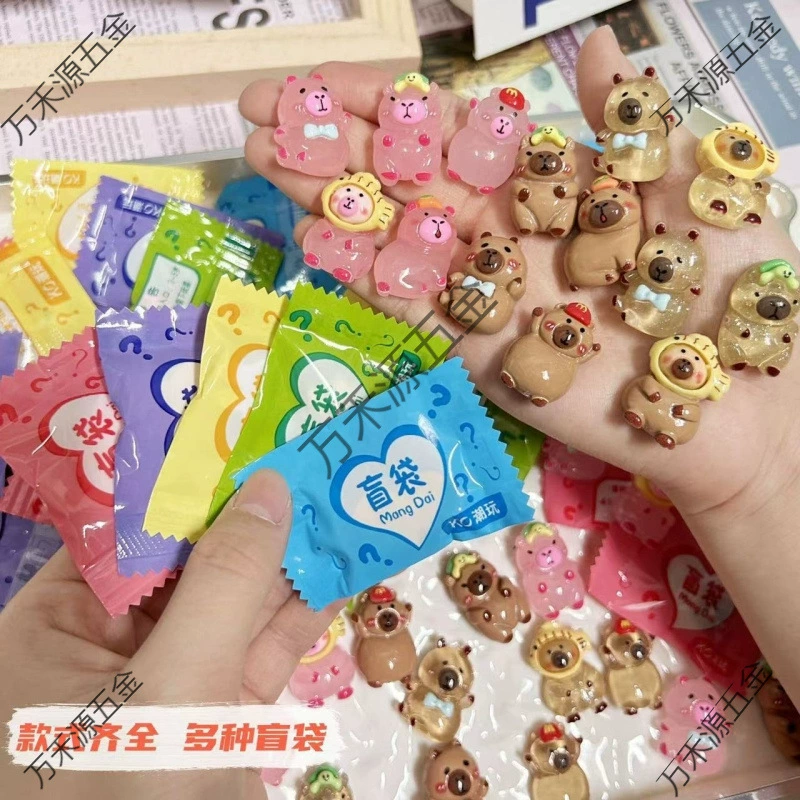 Новая игрушка-сюрприз Капибала, милые светящиеся мультяшные украшения, маленькие украшения, кукла, детский подарок