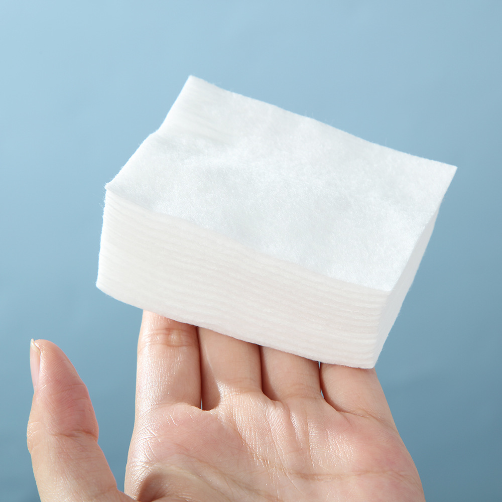 Fabricantes de salón de belleza bordado cuadrado algodón desechable algodón de lavado de uñas algodón de limpieza de uñas al por mayor