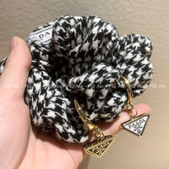 復古小眾高級感千鳥格大腸發圈P夾倒三角吊墜發圈氣質百搭盤發繩