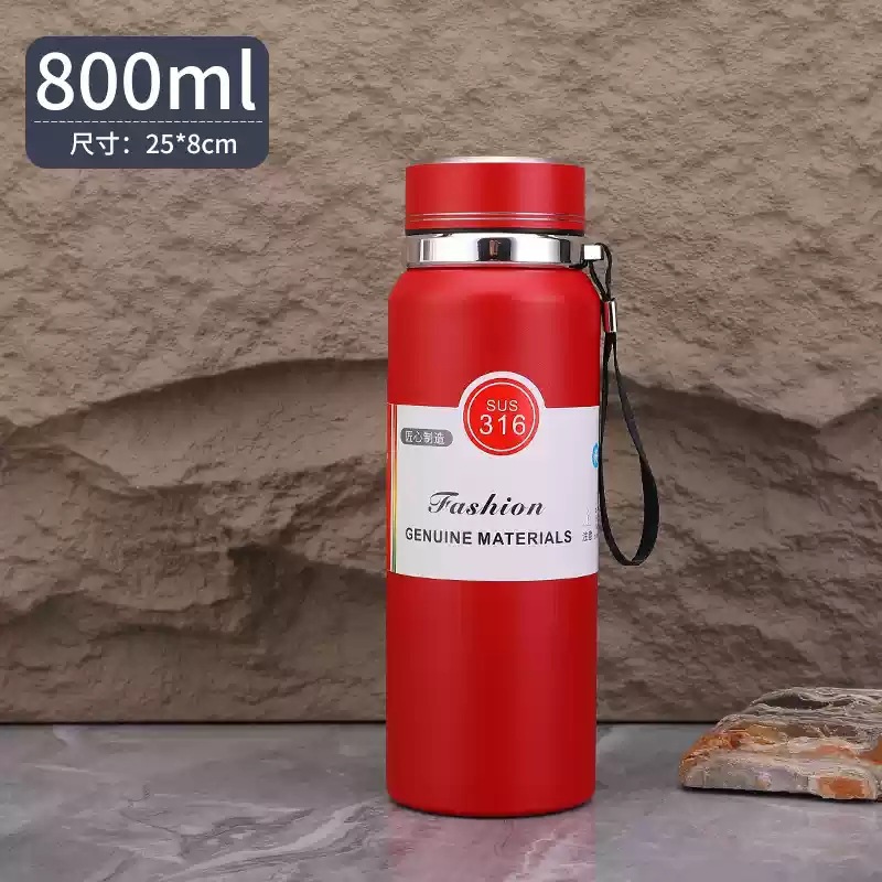 Taza de aislamiento térmico 316 acero inoxidable de alta capacidad de doble vacío taza de agua deportiva portátil al aire libre colgante tetera solar