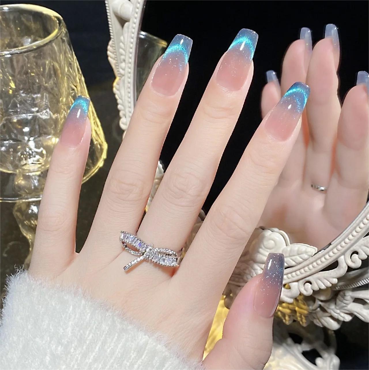 Estilo explosivo, uñas de vestir, ojos de gato franceses azules de ensueño, uñas postizas dinámicas hechas a mano, uñas terminadas para uñas