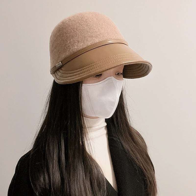 Elegant woolen demi-season hat with hood
