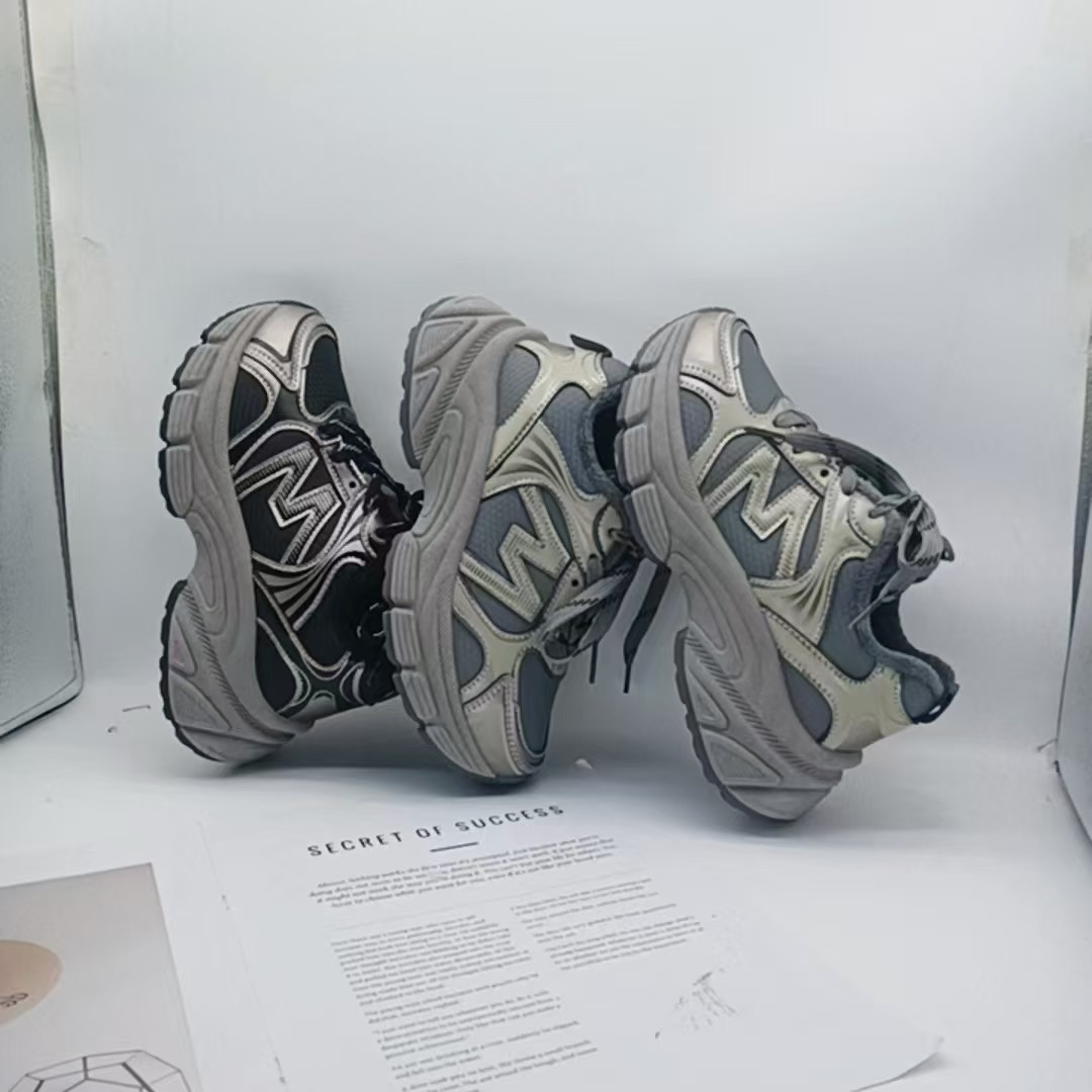 2025 invierno nuevo algodón zapatos de zapatos para niños zapatos para niños zapatos de carreras casuales para niños zapatos para mujeres más