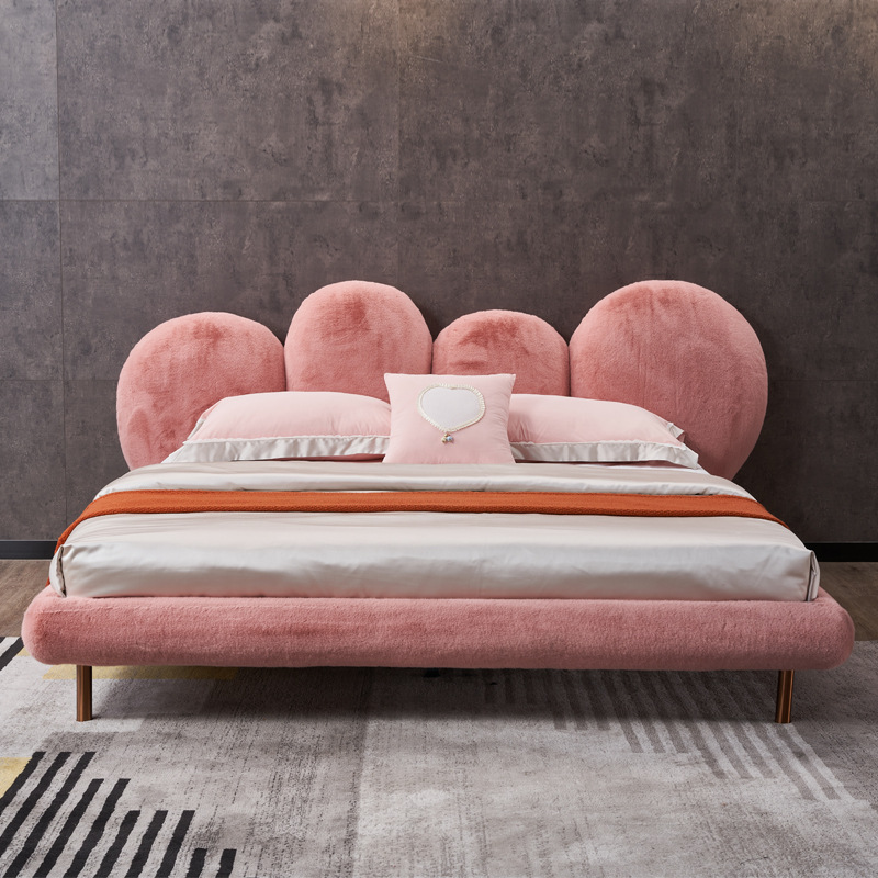 Cama de tela de peluche de polvo, villa de alta gama, cama doble nórdica, madera de haya, minimalista italiana.