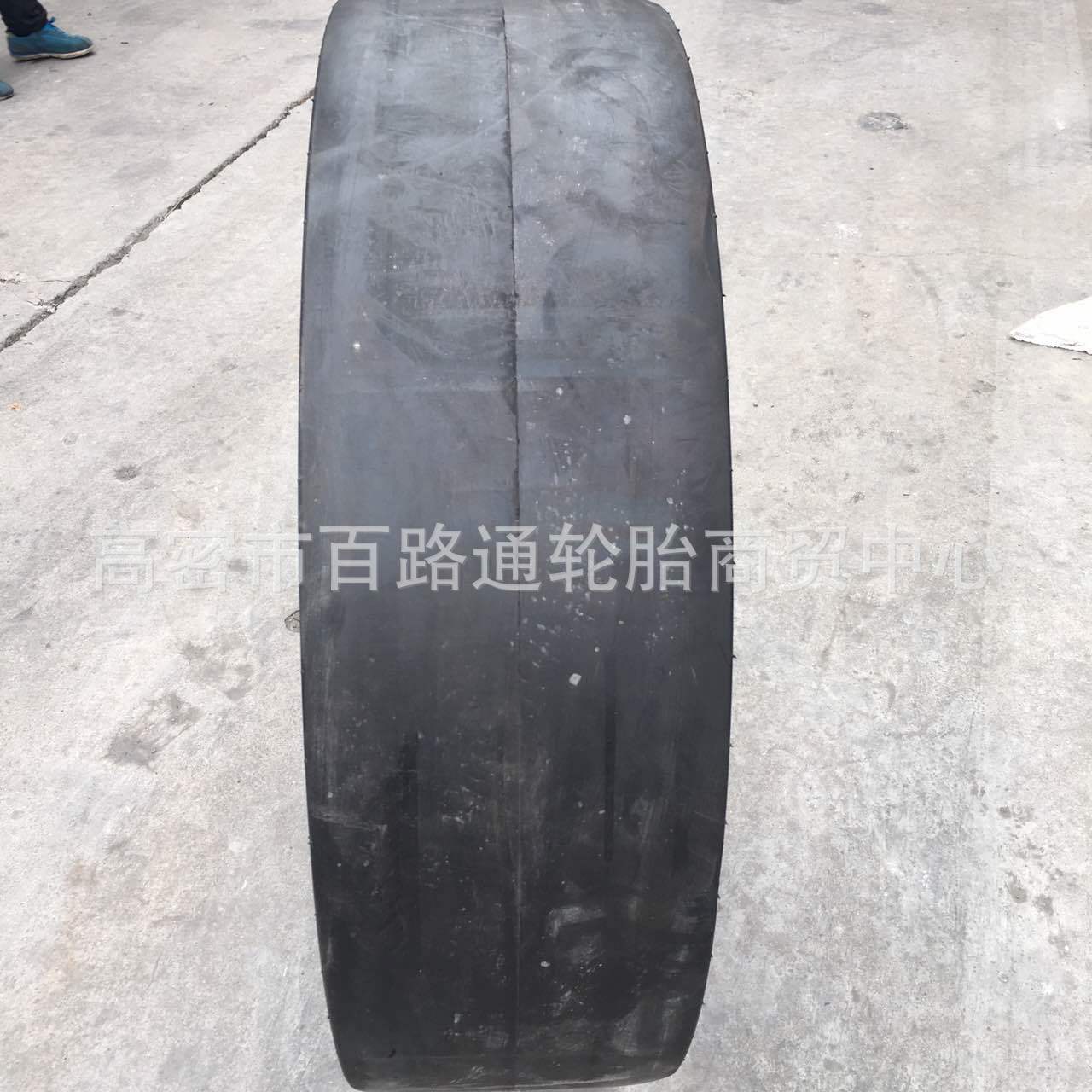 工厂直供1100-20胶轮压路机1000-20工程机械光面轮胎