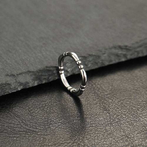 Manufacturer of Custom Shaped Stainless Steel Rings with Cross-Border Supply, Geometric Wave Openings, and Adjustable Decorative Accessories