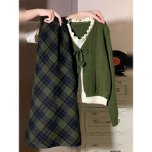 绿色假两件针织毛衣套装连衣裙子女秋冬季小个子韩系穿搭格纹长裙