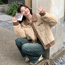 小香风pu皮拼接羊羔毛外套女冬季2025今年流行高级感短款加厚棉衣